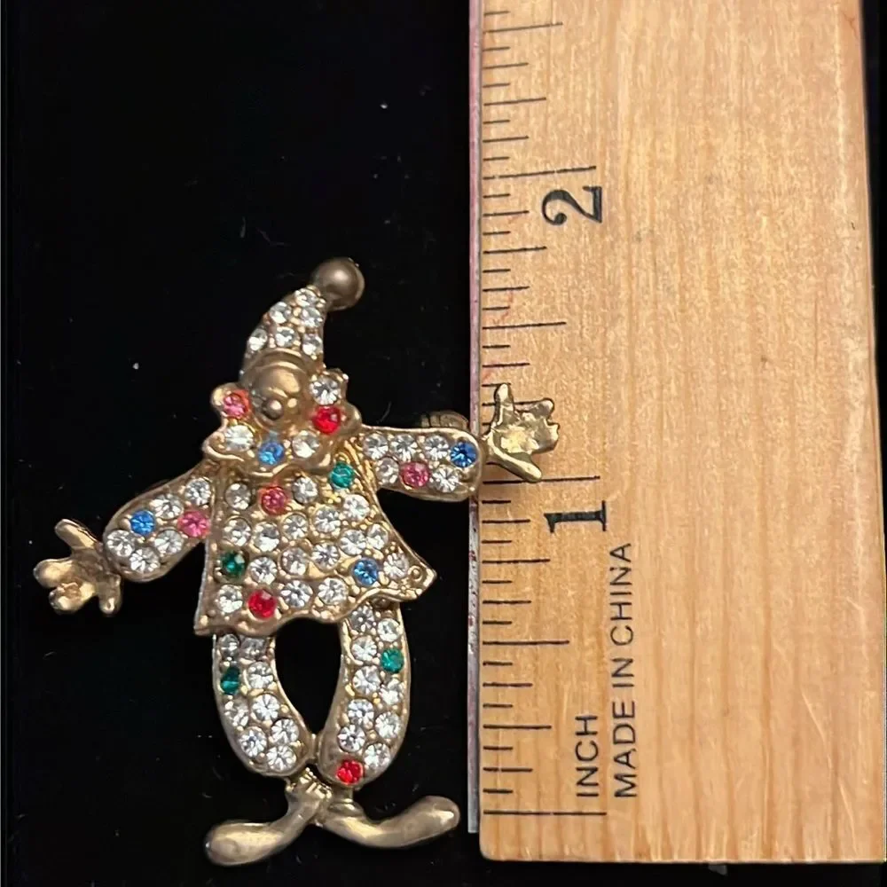 VINTAGE Colorful Rhinestone Clown Pin.